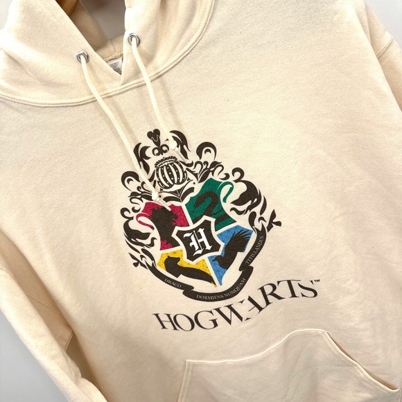 Harry Potter Other - Harry Potter Hogwarts Hoodie Men's‎ L Cream Crest Graphic Pullover Long Sleeve